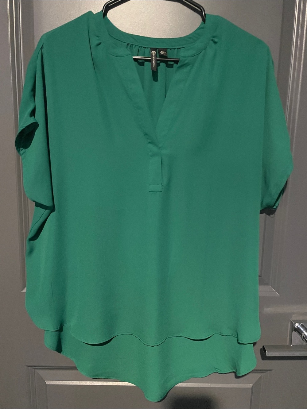 Versona Emerald Green Layered Split-Neck Blouse
